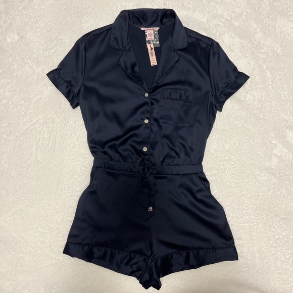 Victoria’s Secret Button up Short Sleeve Sleep Romper in Navy - Picture 3 of 4